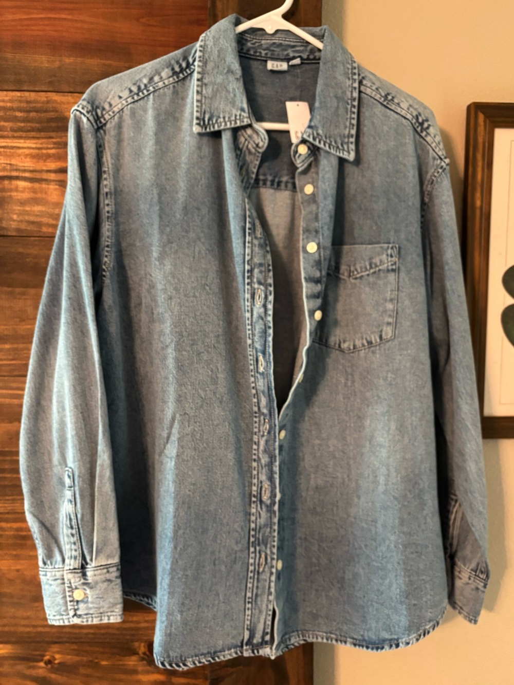 GAP NWT Denim Button-Down Shirt size M
